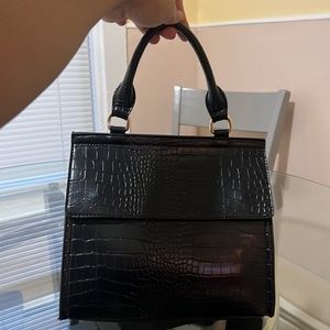 Crocodile Style Adrienne Vittadini Lunch Tote